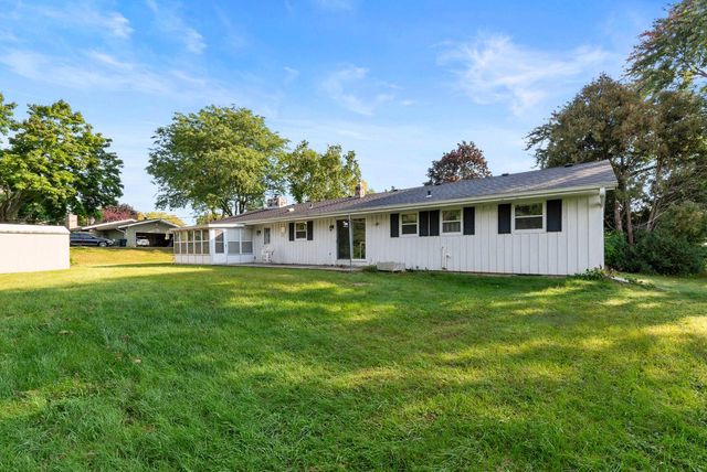 4607 Hillcrest PARKWAY, Slinger, WI 53086