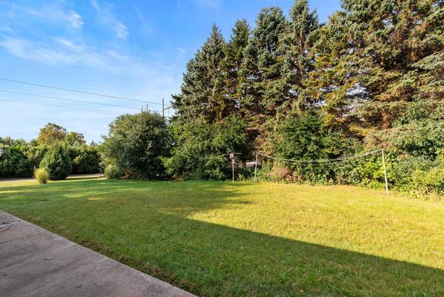 4607 Hillcrest PARKWAY, Slinger, WI 53086