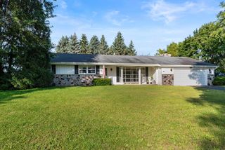 4607 Hillcrest PARKWAY, Slinger, WI 53086