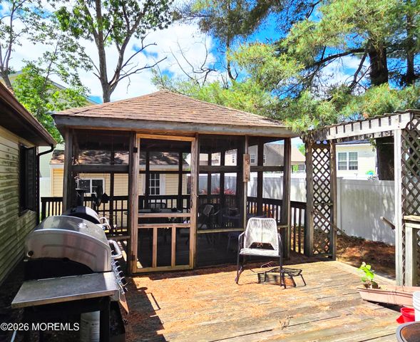 1210 Taylor Lane, Forked River, NJ 08731