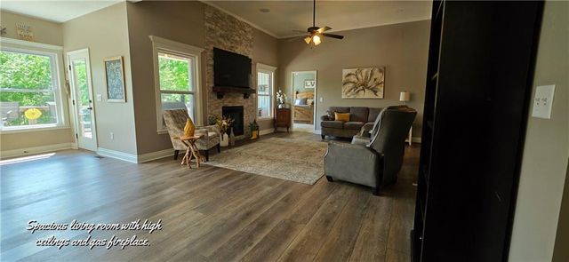 18340 Selwyn Drive, Warsaw, MO 65355