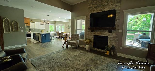 18340 Selwyn Drive, Warsaw, MO 65355