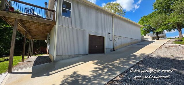18340 Selwyn Drive, Warsaw, MO 65355