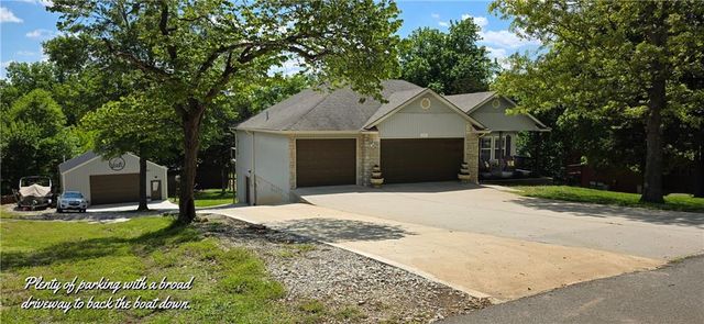 18340 Selwyn Drive, Warsaw, MO 65355