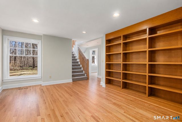 11 Highview Drive, Woodbridge, CT 06525