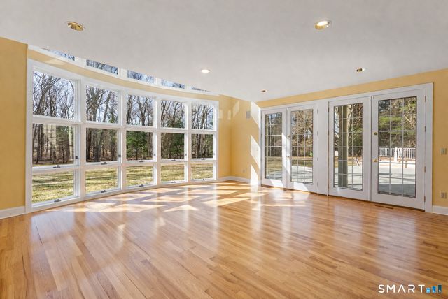 11 Highview Drive, Woodbridge, CT 06525
