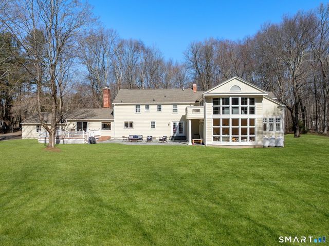 11 Highview Drive, Woodbridge, CT 06525