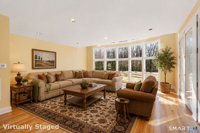 11 Highview Drive, Woodbridge, CT 06525
