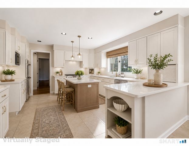 11 Highview Drive, Woodbridge, CT 06525