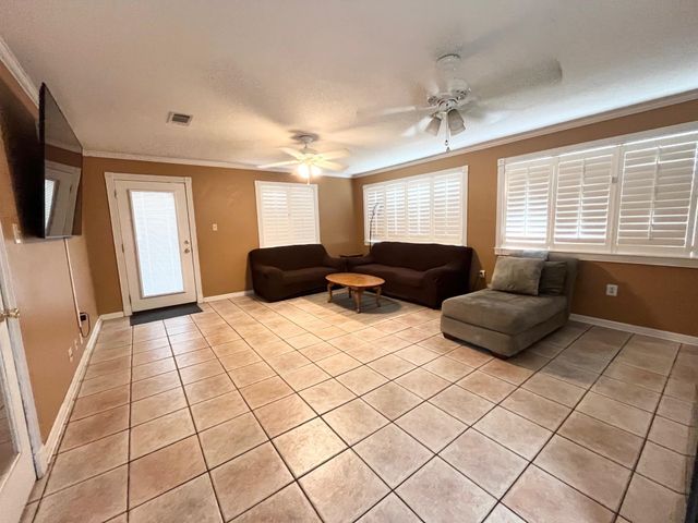 1507 Coral Dr, Houma, LA 70360