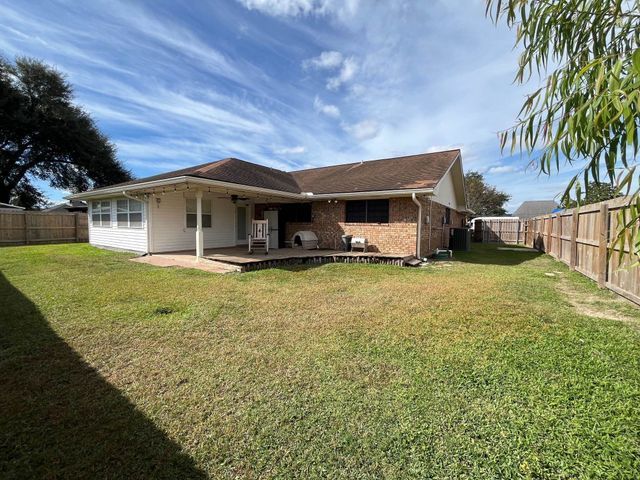 1507 Coral Dr, Houma, LA 70360