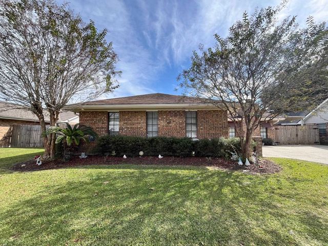 1507 Coral Dr, Houma, LA 70360