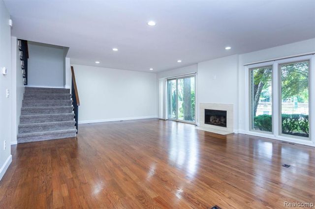 7671 Danbury Circle, West Bloomfield, MI 48322