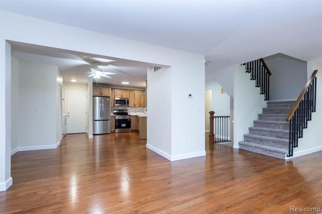 7671 Danbury Circle, West Bloomfield, MI 48322