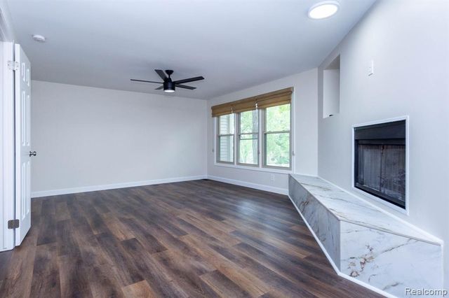 7671 Danbury Circle, West Bloomfield, MI 48322