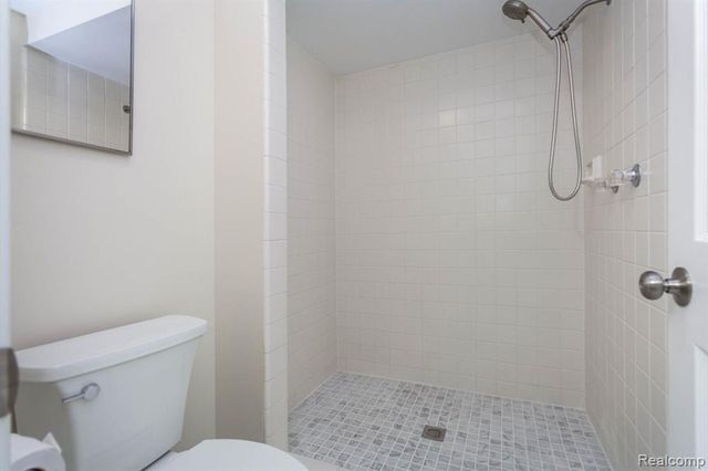 7671 Danbury Circle, West Bloomfield, MI 48322