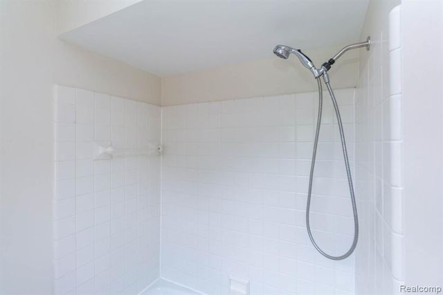 7671 Danbury Circle, West Bloomfield, MI 48322