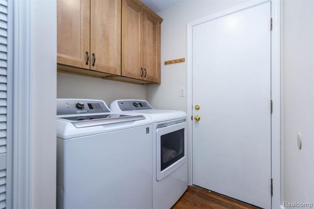 7671 Danbury Circle, West Bloomfield, MI 48322