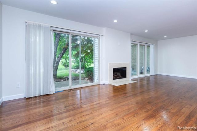 7671 Danbury Circle, West Bloomfield, MI 48322