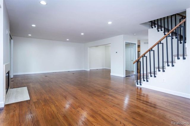 7671 Danbury Circle, West Bloomfield, MI 48322