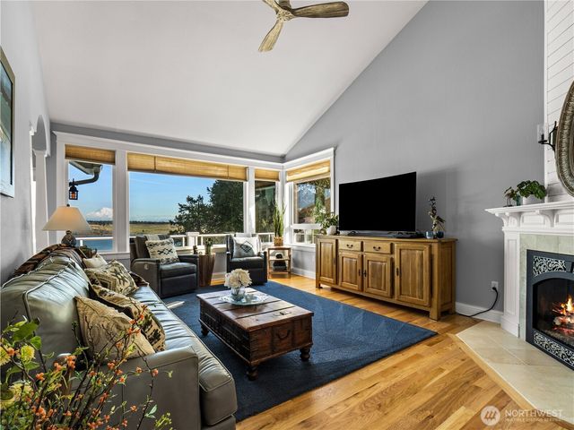 1559 13th AVE, Fox Island, WA 98333