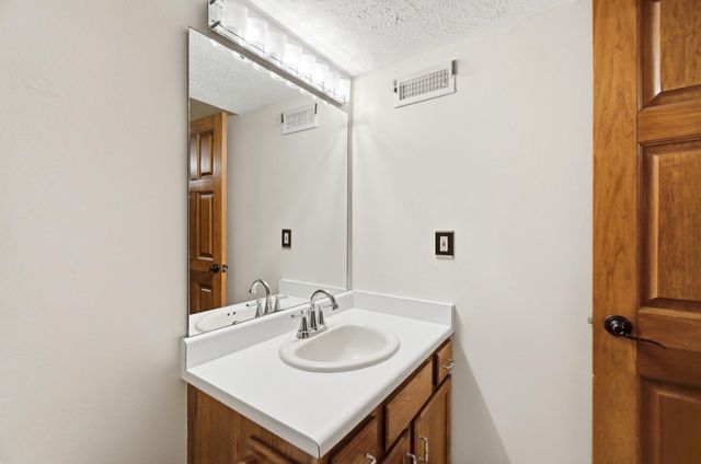 1126 Kingsgate Road 1126 Kingsgate Road, Springfield, OH 45503