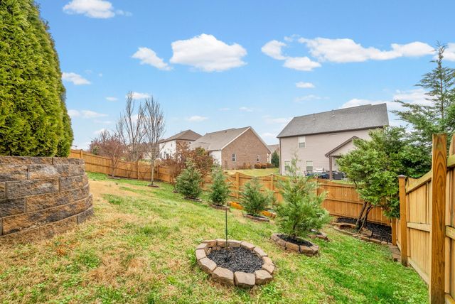 1102 Marys Pl, Lebanon, TN 37090