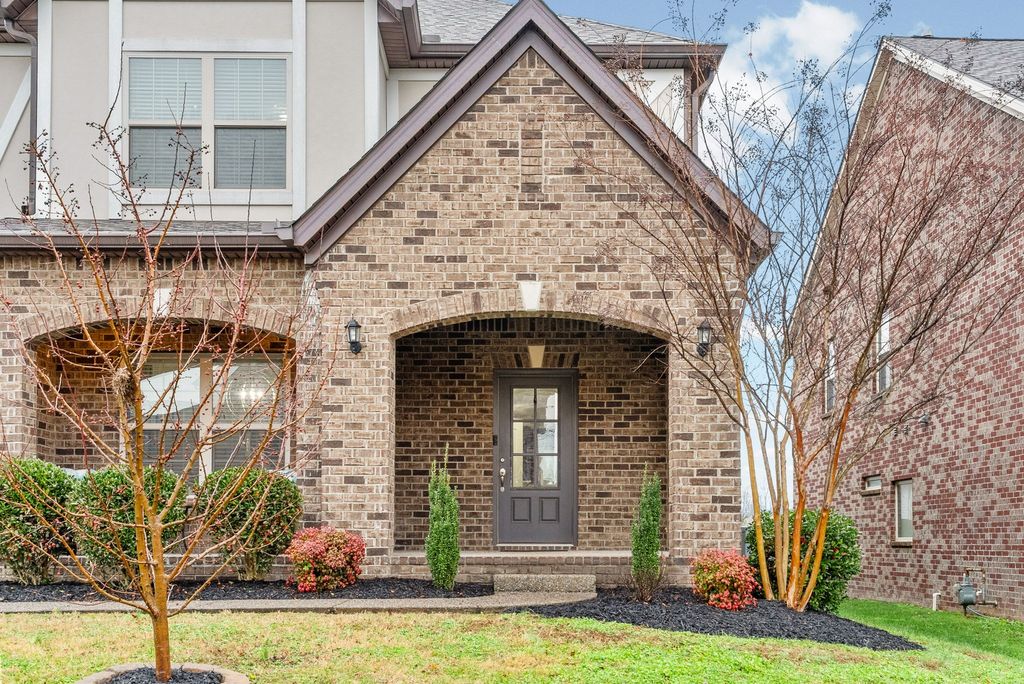 1102 Marys Pl, Lebanon, TN 37090