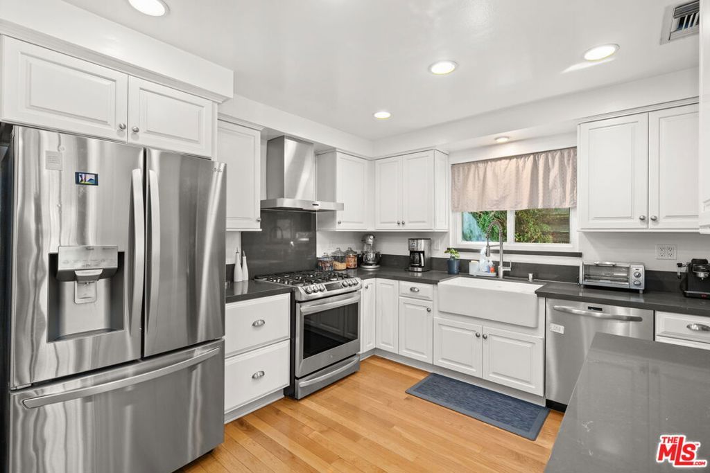 Image 14 of property listing at 6664 Royer Avenue, West Hills, CA 91307