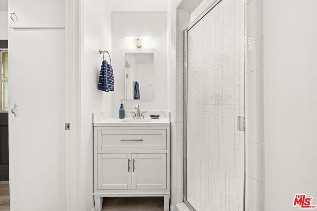 Image 23 of property listing at 6664 Royer Avenue, West Hills, CA 91307