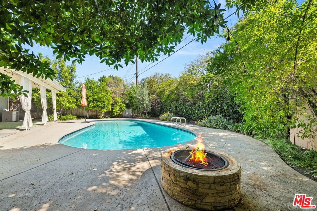 Image 27 of property listing at 6664 Royer Avenue, West Hills, CA 91307