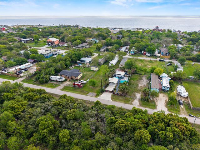 309 5th Street, San Leon, TX 77539