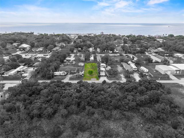 309 5th Street, San Leon, TX 77539