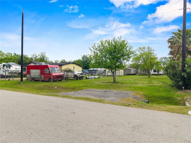 309 5th Street, San Leon, TX 77539