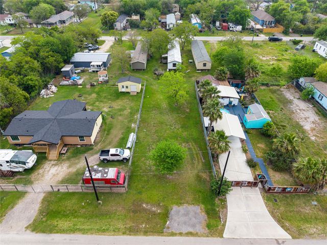 309 5th Street, San Leon, TX 77539