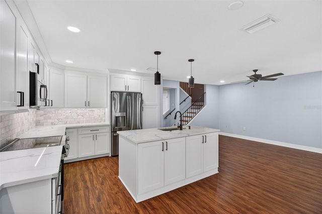 6660 CAPE HATTERAS WAY NE 1, St Petersburg, FL 33702