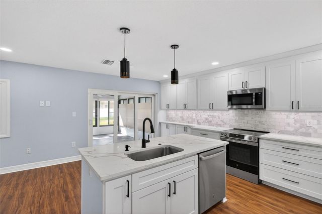 6660 CAPE HATTERAS WAY NE 1, St Petersburg, FL 33702