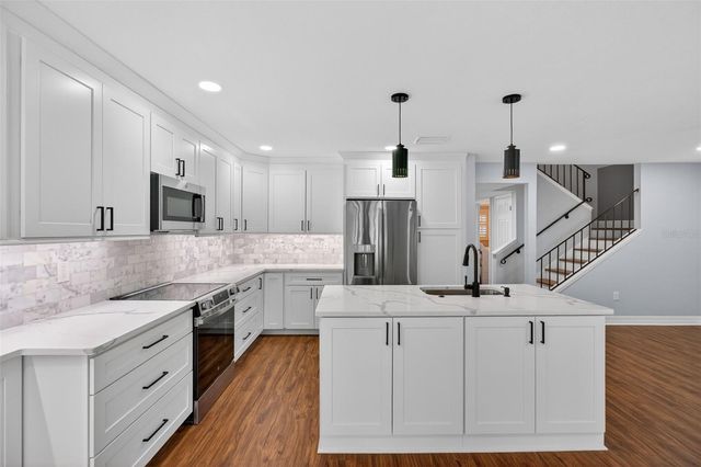 6660 CAPE HATTERAS WAY NE 1, St Petersburg, FL 33702