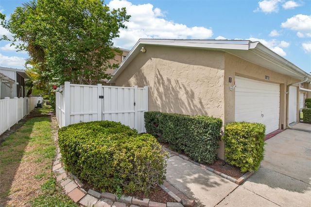 6660 CAPE HATTERAS WAY NE 1, St Petersburg, FL 33702