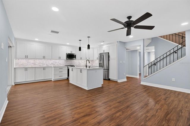 6660 CAPE HATTERAS WAY NE 1, St Petersburg, FL 33702