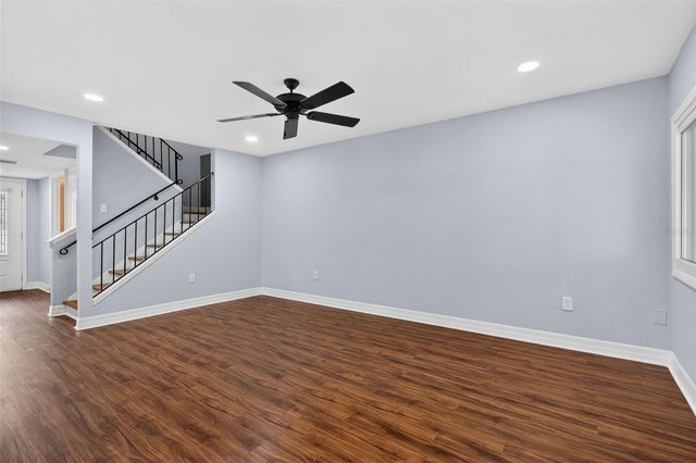 6660 CAPE HATTERAS WAY NE 1, St Petersburg, FL 33702