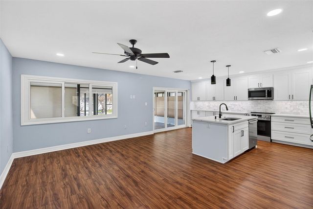 6660 CAPE HATTERAS WAY NE 1, St Petersburg, FL 33702