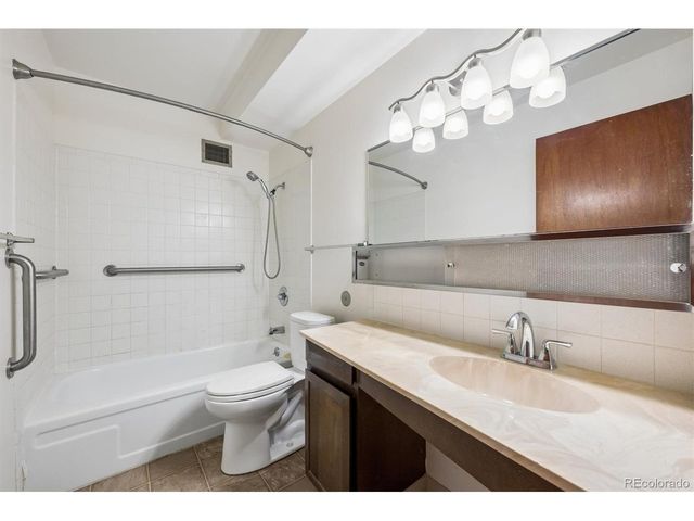 655 S Alton Way 2A, Denver, CO 80247