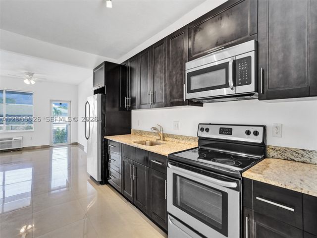 540 74th St 15, Miami Beach, FL 33141