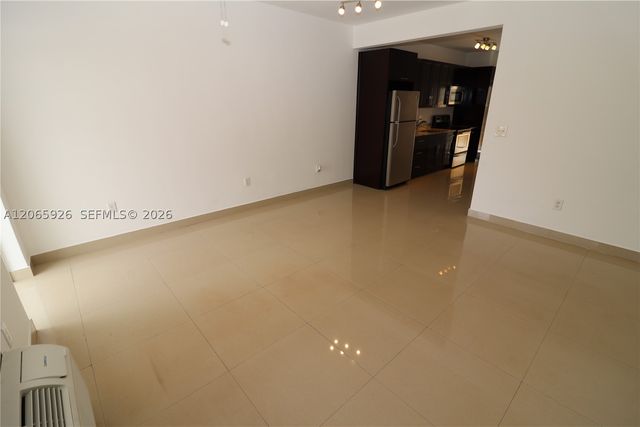 540 74th St 15, Miami Beach, FL 33141