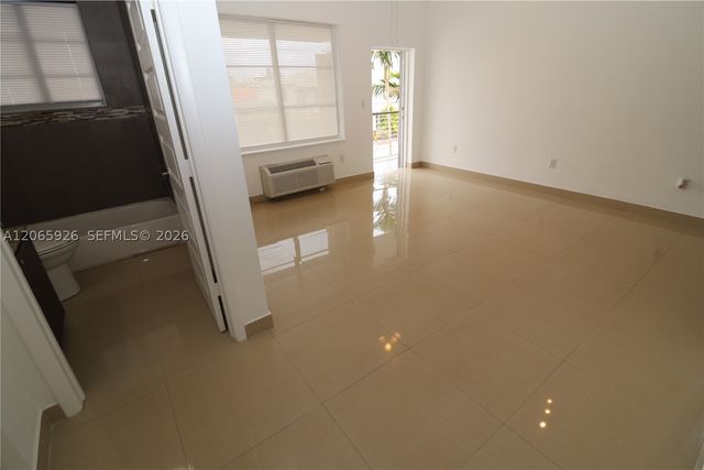 540 74th St 15, Miami Beach, FL 33141