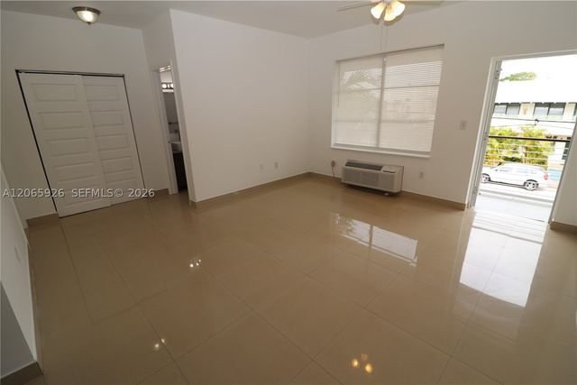 540 74th St 15, Miami Beach, FL 33141
