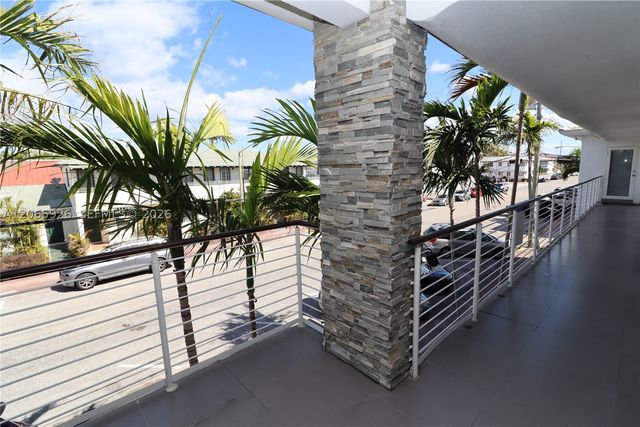 540 74th St 15, Miami Beach, FL 33141