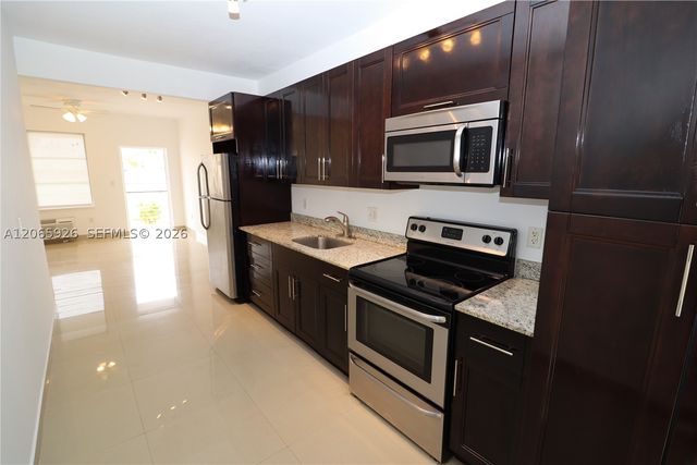 540 74th St 15, Miami Beach, FL 33141