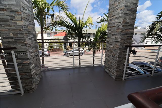 540 74th St 15, Miami Beach, FL 33141